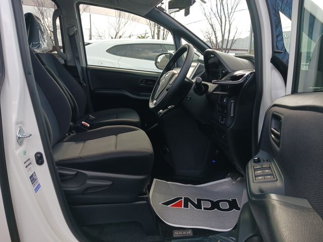 Toyota NOAH HYBRID 2014-03 187502-9