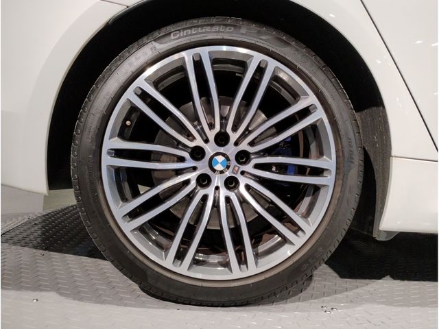 Bmw 5 SERIES 2017-12 697-11