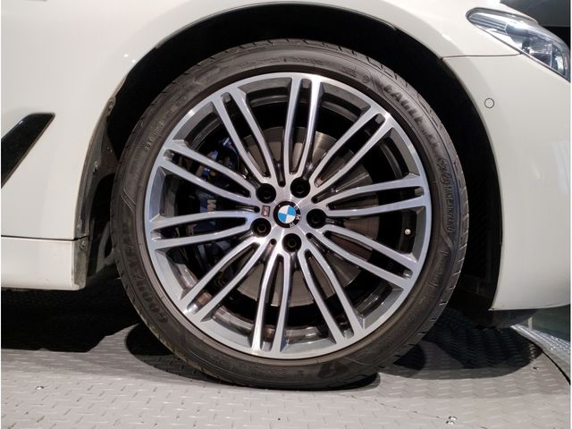 Bmw 5 SERIES 2017-12 697-10