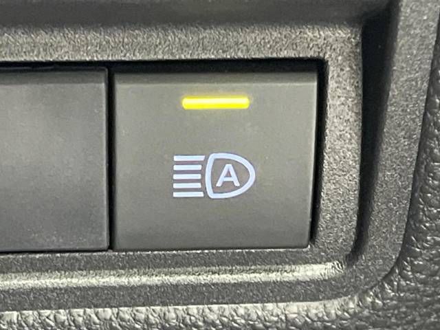 Toyota YARIS 2020-05 185952-6