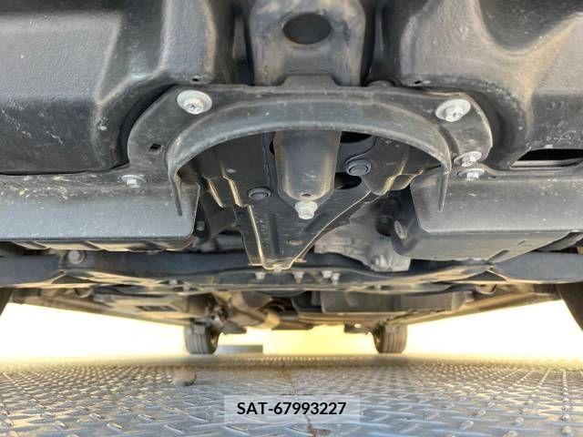 Toyota NOAH 2018-11 206147-19