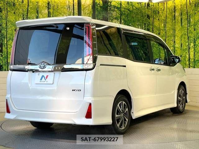 Toyota NOAH 2018-11 206147-17