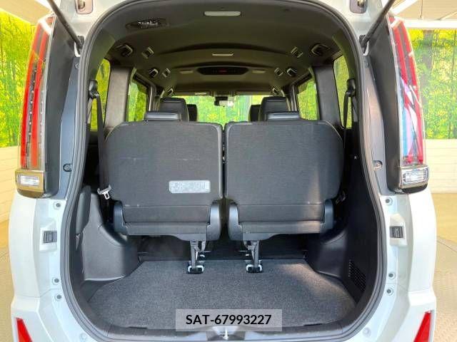 Toyota NOAH 2018-11 206147-10