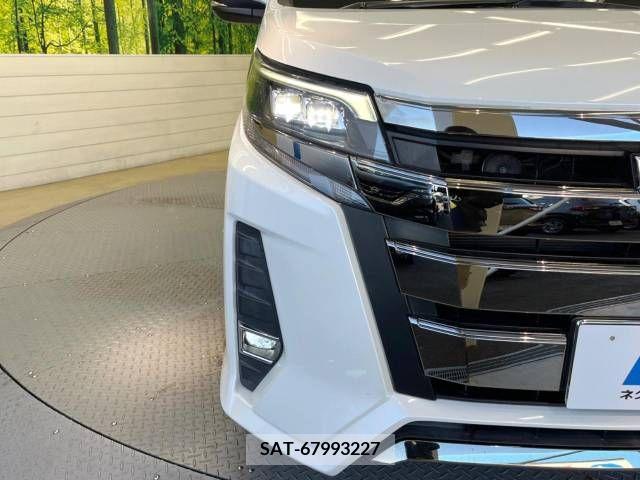 Toyota NOAH 2018-11 206147-12