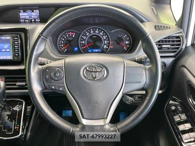 Toyota NOAH 2018-11 206147-11
