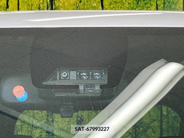 Toyota NOAH 2018-11 206147-5