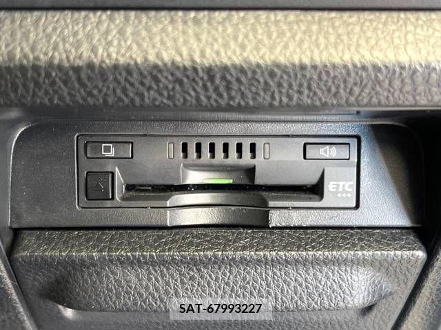 Toyota NOAH 2018-11 206147-4