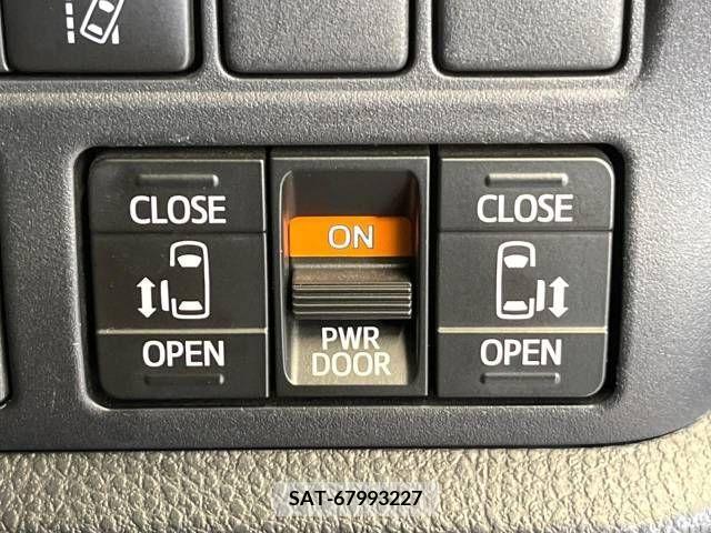 Toyota NOAH 2018-11 206147-6
