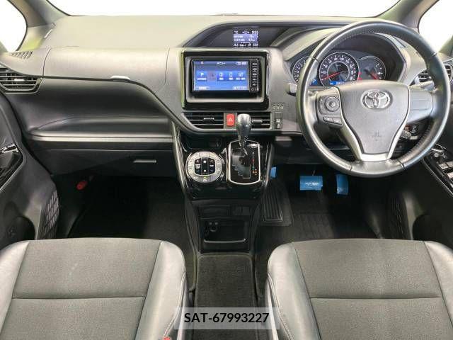 Toyota NOAH 2018-11 206147-1