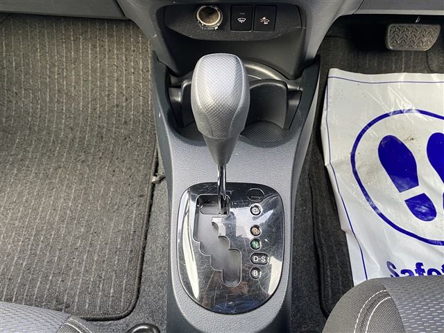 Toyota VITZ 2018-08 6201-27