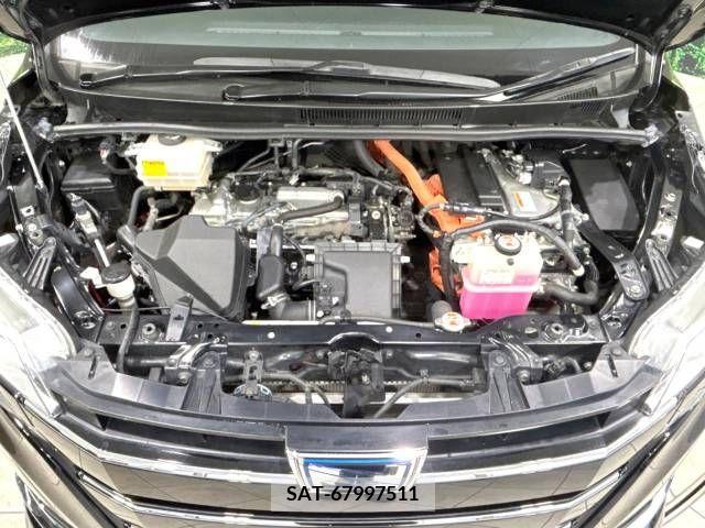Toyota NOAH HYBRID 2017-08 365180-19