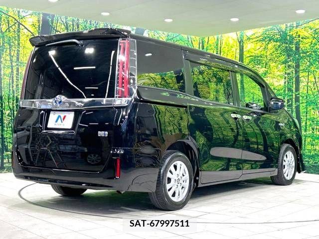 Toyota NOAH HYBRID 2017-08 365180-18