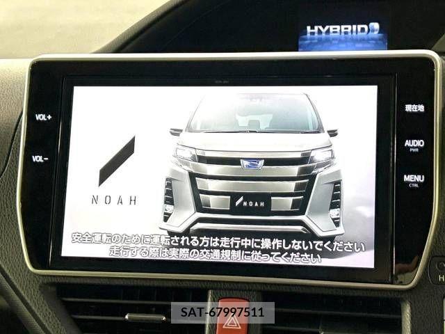 Toyota NOAH HYBRID 2017-08 365180-5