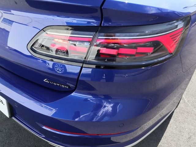 VolksWagen ARTEON 2022-01 9764-12