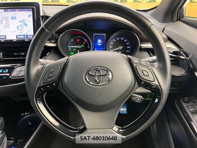 Toyota C-HR 2017-02 338350-11