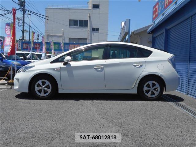 Toyota PRIUS 2012-10 327355-3