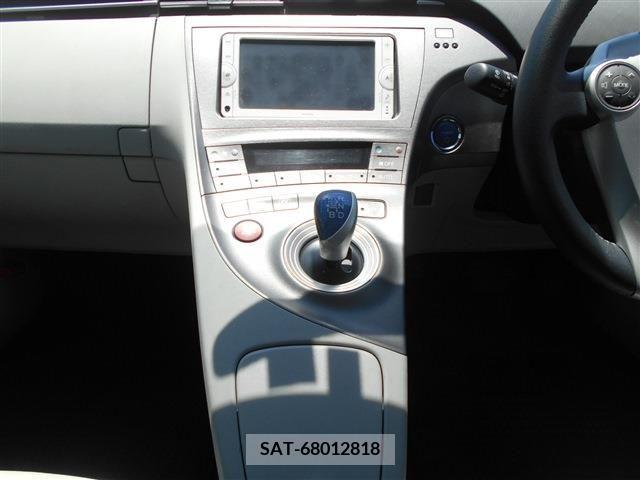 Toyota PRIUS 2012-10 327355-9