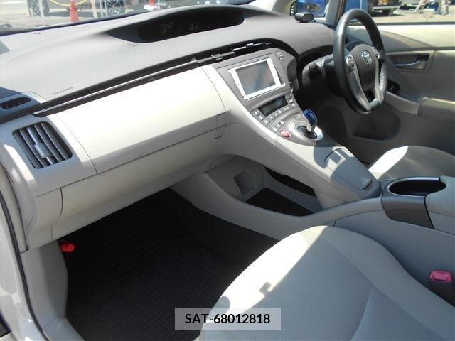 Toyota PRIUS 2012-10 327355-19