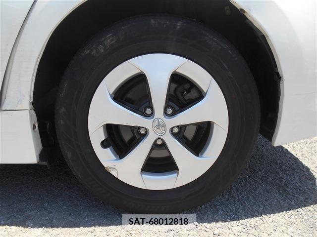 Toyota PRIUS 2012-10 327355-29