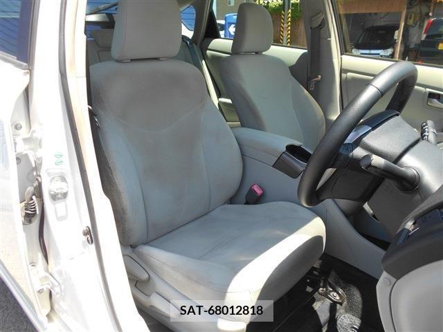 Toyota PRIUS 2012-10 327355-18
