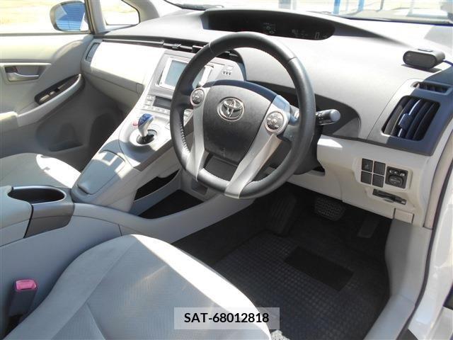 Toyota PRIUS 2012-10 327355-17