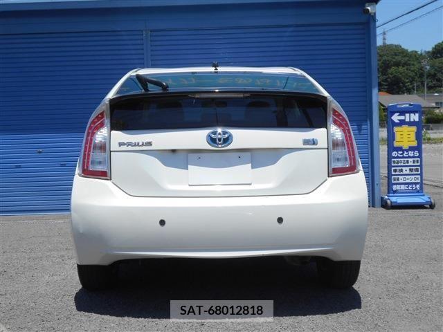 Toyota PRIUS 2012-10 327355-6