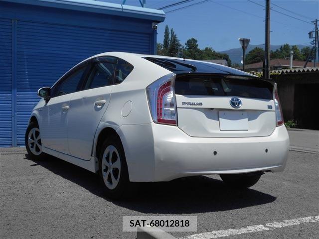 Toyota PRIUS 2012-10 327355-5