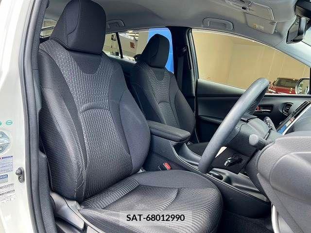 Toyota PRIUS 2017-10 366367-8