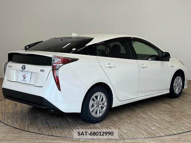 Toyota PRIUS 2017-10 366367-13