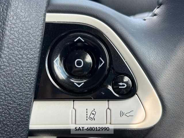 Toyota PRIUS 2017-10 366367-6