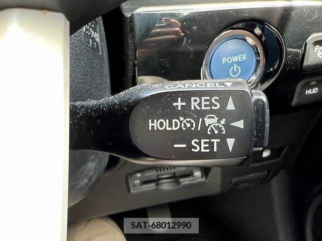 Toyota PRIUS 2017-10 366367-4