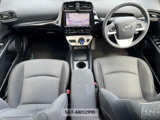 Toyota PRIUS 2017-10 366367-1