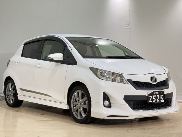 Toyota VITZ 2011-02 185957-0