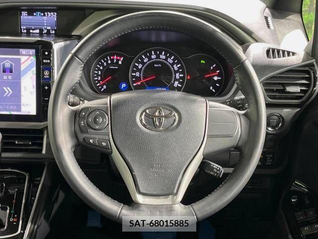 Toyota VOXY 2019-06 370468-12