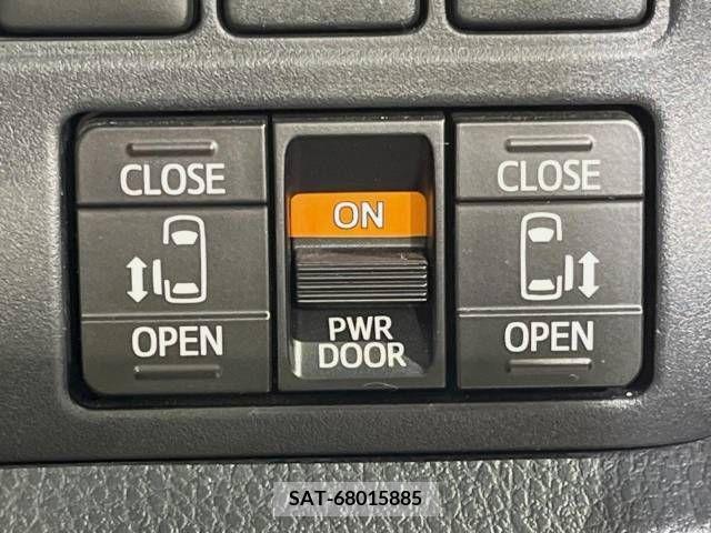 Toyota VOXY 2019-06 370468-4