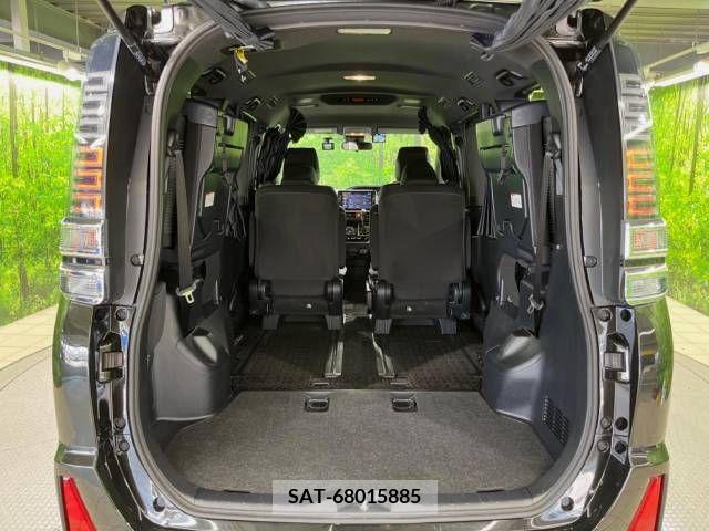 Toyota VOXY 2019-06 370468-11