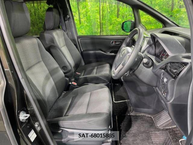 Toyota VOXY 2019-06 370468-8