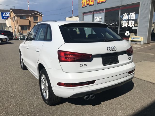 Audi Q3 2018-12 16630-2