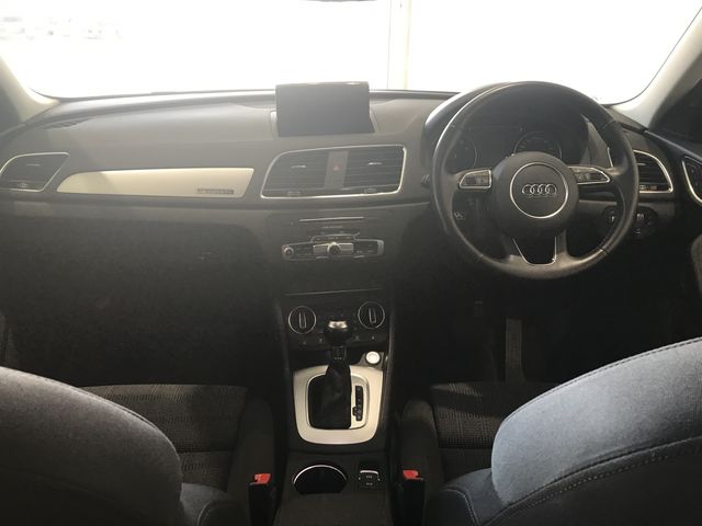 Audi Q3 2018-12 16630-1
