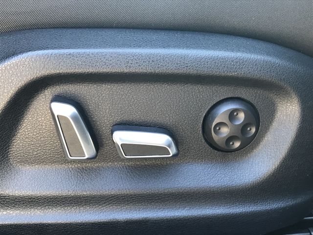 Audi Q3 2018-12 16630-18