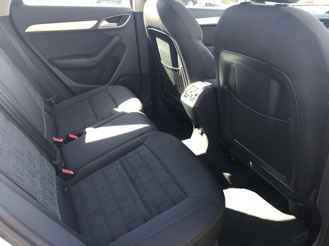 Audi Q3 2018-12 16630-5