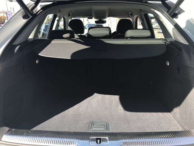 Audi Q3 2018-12 16630-9