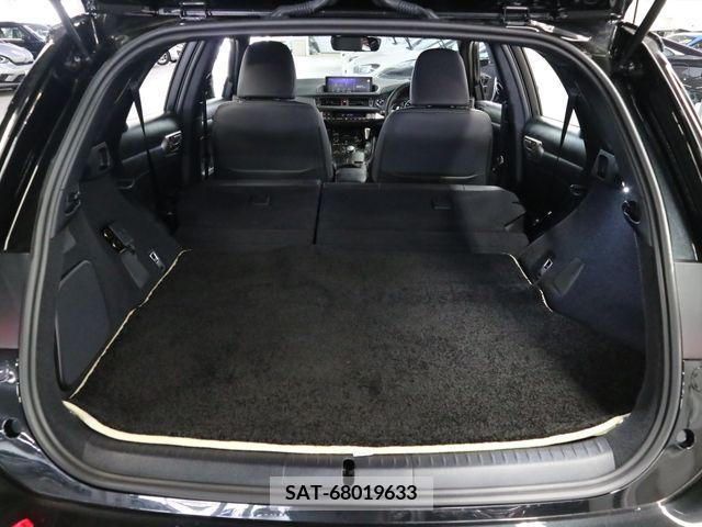 Lexus CT 2019-07 362721-14