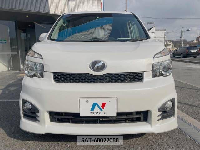 Toyota VOXY 2012-11 253823-17