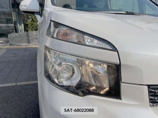 Toyota VOXY 2012-11 253823-16