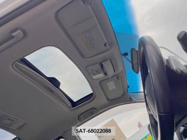 Toyota VOXY 2012-11 253823-5