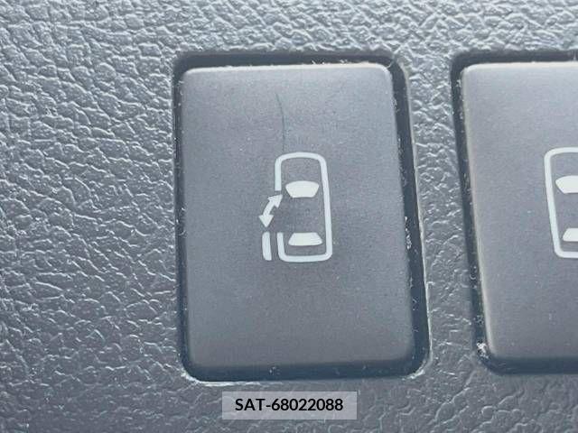 Toyota VOXY 2012-11 253823-4