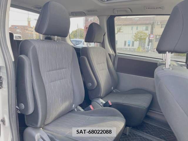 Toyota VOXY 2012-11 253823-11