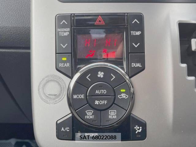 Toyota VOXY 2012-11 253823-7