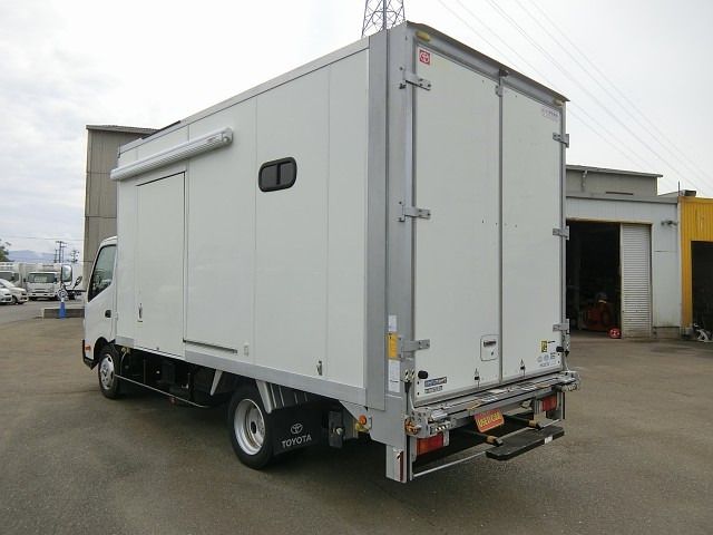 Toyota DYNA TRUCK 2013-02 15037-6